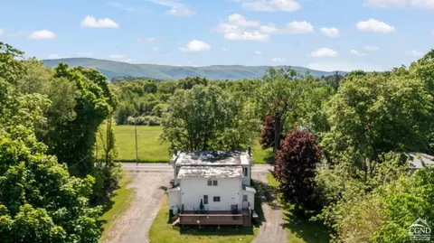 21 Cross St, Copake, NY 12516
