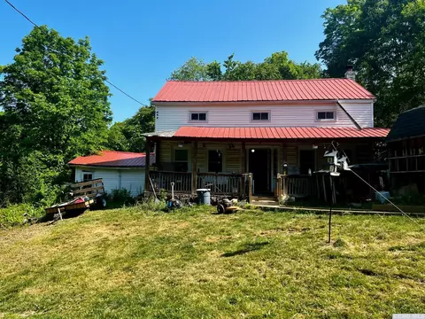 353 Vosenkill Rd, Athens, NY 12015