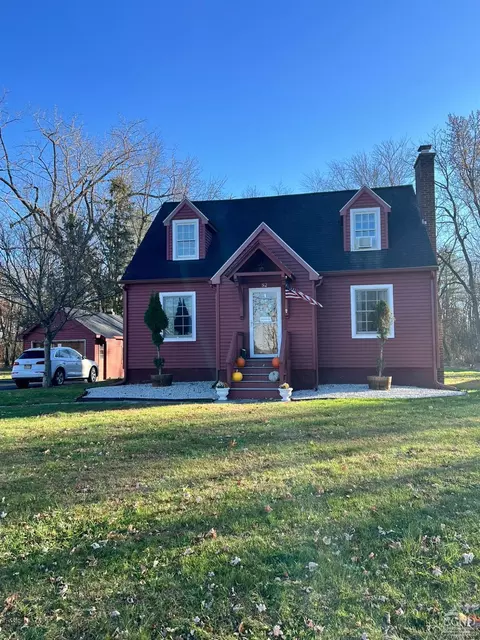 52 Van Dyck St, Coxsackie, NY 12051
