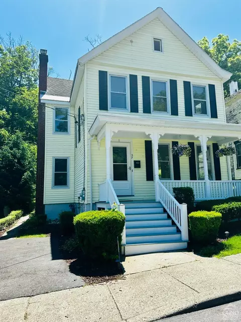 57 New St, Coxsackie, NY 12051