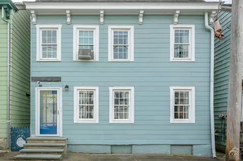 241 Robinson St, Hudson, NY 12534