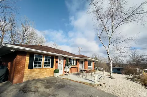 2 White Birch Ln, New Baltimore, NY 12124
