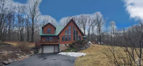35 Mountain View Dr, Jewett, NY 12444