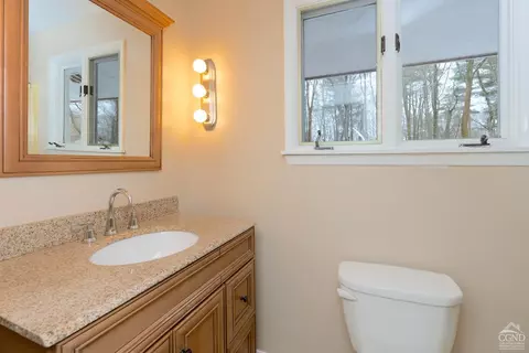 28 Devon Rd, Bethlehem, NY 12054 photo 25