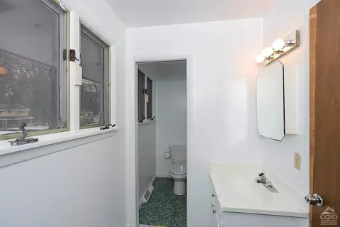 28 Devon Rd, Bethlehem, NY 12054 photo 32