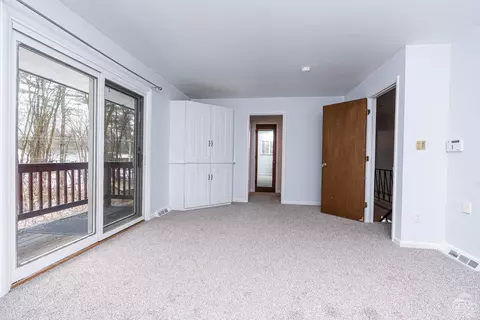 28 Devon Rd, Bethlehem, NY 12054 photo 23