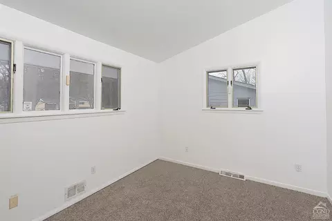 28 Devon Rd, Bethlehem, NY 12054 photo 28