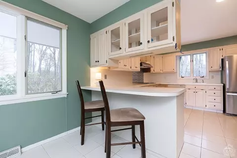 28 Devon Rd, Bethlehem, NY 12054 photo 14