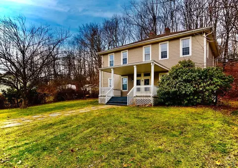 29 Thomas St, Chatham, NY 12037