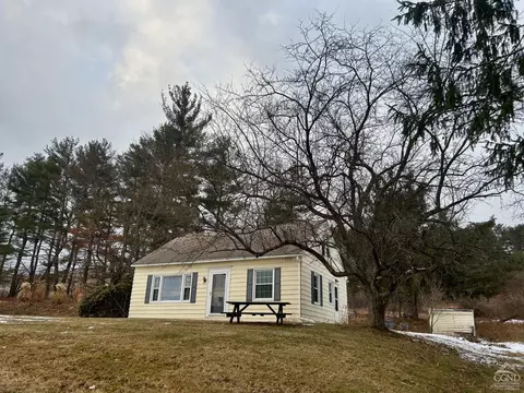 289 Cemetery Rd, New Lebanon, NY 12125