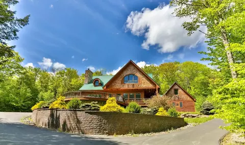 124 Acorn Dr, Jewett, NY 12444