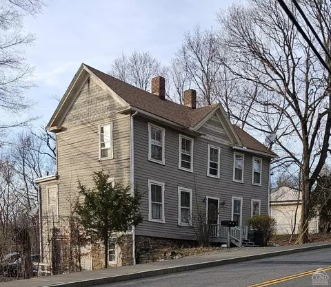 36 Spring St, Chatham, NY 12037