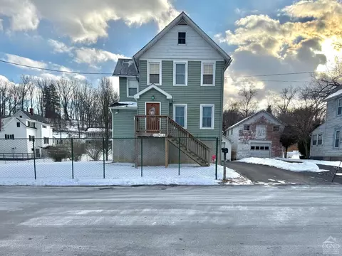 63 Bushnell Ave, Catskill, NY 12414