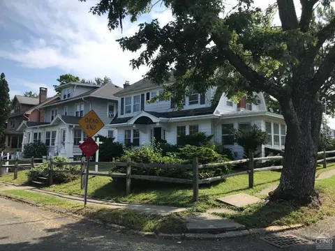 2 Jenkins Pkwy, Hudson, NY 12534