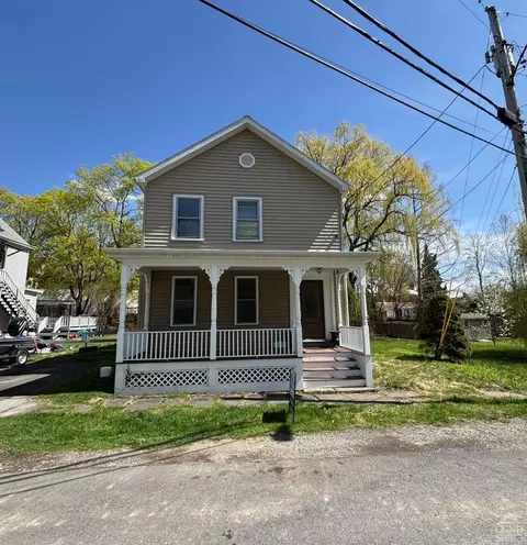 15 N Warren, Athens, NY 12015