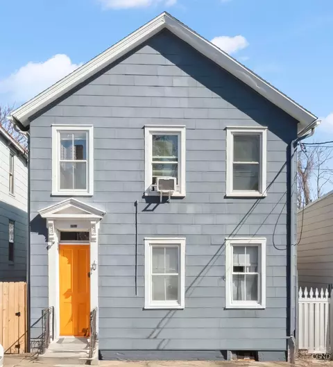228 Robinson St, Hudson, NY 12534