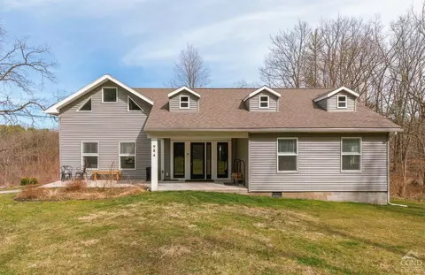 984 Route 9, Hudson, NY 12534