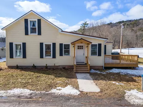 121 Bearkill Rd, Gilboa, NY 12076