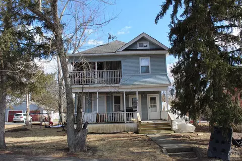 6708 Chester Ave, Stockport, NY 12172