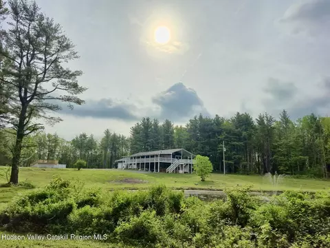 52 Bowman Rd, Chatham, NY 12037