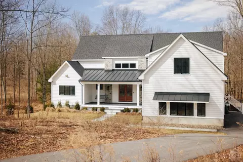 30 Forest Ct, Rhinebeck, NY 12572