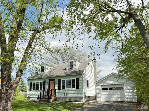 424 Joslen Blvd, Greenport, NY 12534