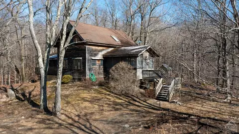 101 Old Rd, Fonda, NY 12068