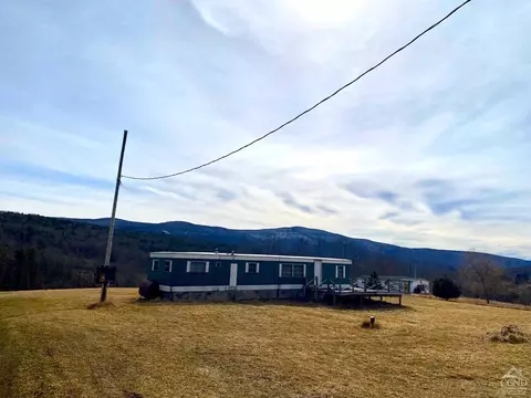 958 Potter Mountain Rd, Gilboa, NY 12076