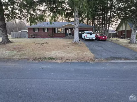 74 Lafayette Ave, Coxsackie, NY 12051
