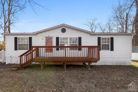 30 Lake Side Dr, Catskill, NY 12414