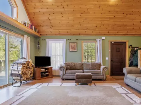 Living - 73 Cross Rd, Windham, NY 12496 photo 3 of 8