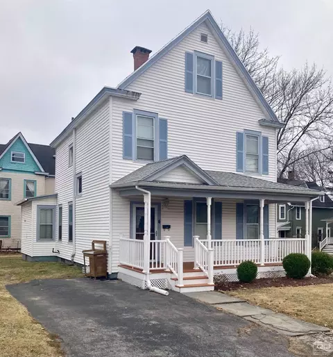 Exterior - 4 High St, Catskill, NY 12414 photo 2 of 2