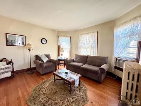 Living - 4 High St, Catskill, NY 12414 photo 1 of 2