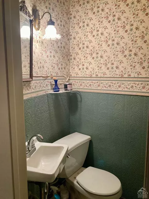Bath - 4 High St, Catskill, NY 12414 photo 1 of 3