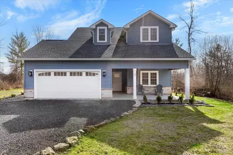 26 Debbie Dr, Athens, NY 12015