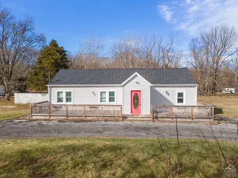5806 5816 Route 23, Acra, NY 12405
