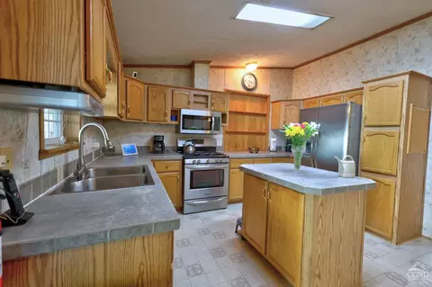 Kitchen - 368 Route 145, Cairo, NY 12413 photo 3 of 6