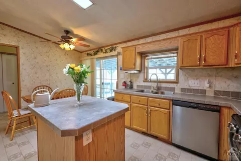 Kitchen - 368 Route 145, Cairo, NY 12413 photo 4 of 6