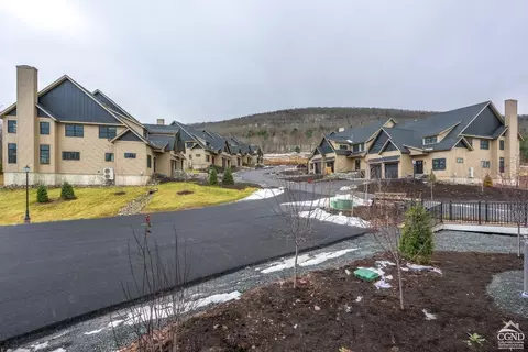 28 5d Stonewall Ln, Windham, NY 12496
