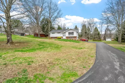 29 View Mont Rd, Copake, NY 12516