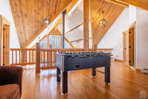 Entry Way - 102 Thunderbird Ter, Windham, NY 12496 photo 4 of 10