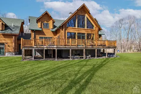 102 Thunderbird Ter, Windham, NY 12496