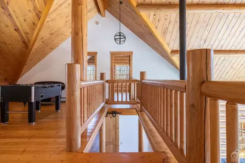 Entry Way - 102 Thunderbird Ter, Windham, NY 12496 photo 3 of 10