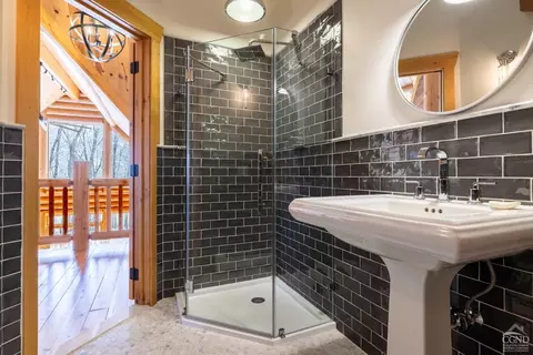 Bath - 102 Thunderbird Ter, Windham, NY 12496 photo 5 of 6