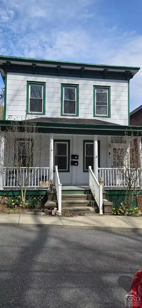 54 Division St, Catskill, NY 12414