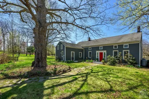 284 Gahbauer Rd, Hudson, NY 12534