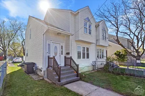 744 Hamilton St, Schenectady, NY 12307 photo 3