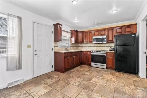 744 Hamilton St, Schenectady, NY 12307 photo 10