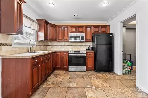 744 Hamilton St, Schenectady, NY 12307 photo 8