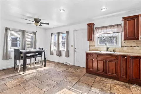744 Hamilton St, Schenectady, NY 12307 photo 11